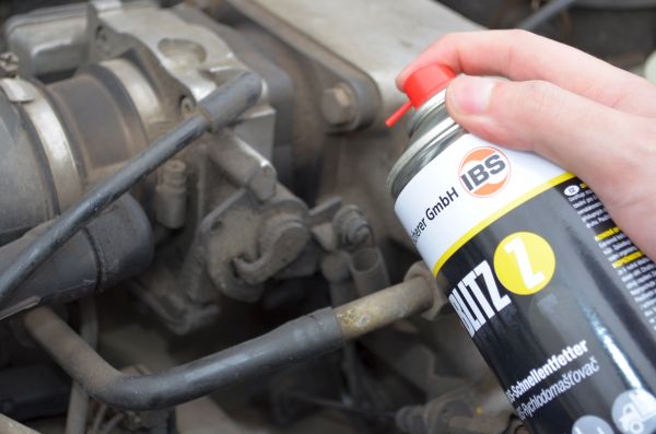 IBS-Schnellentfetter Blitz-Z Spraydose Anwendung1